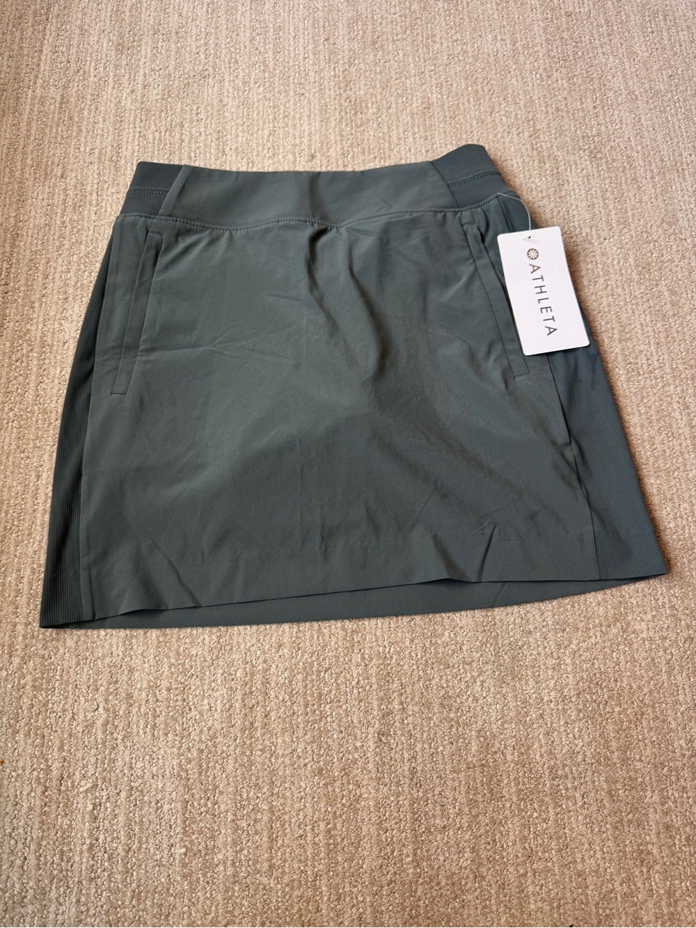Athleta Soho Skort Olive Green Athletic Golf Tennis Skirt Women's Size 2 NWT